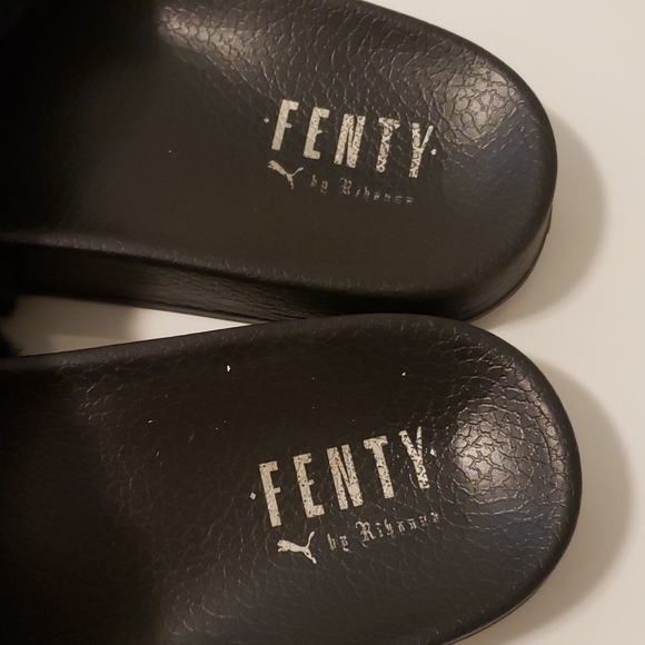 FENTY  Puma slides size 6.5 - Picture 11 of 12